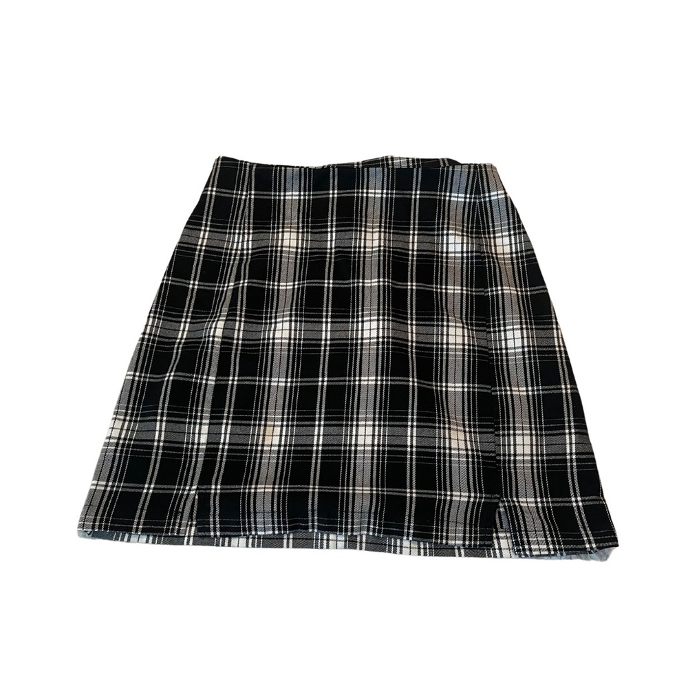 Brandy Melville Black and White Plaid Mini Skirt